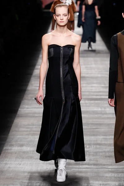Look 9